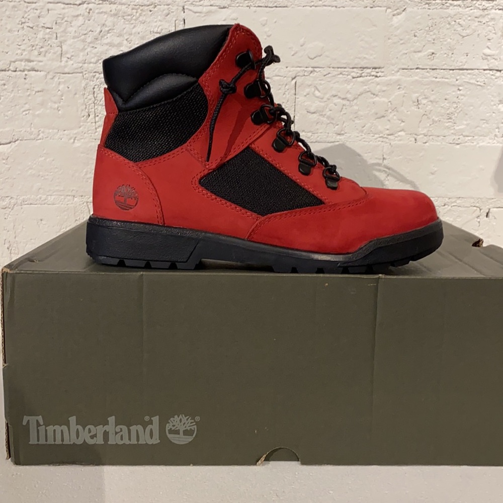 New! New in box ‘Timberland Boot’ - Timberland Field Boot 6IN L/F. Size 6 Boot.
